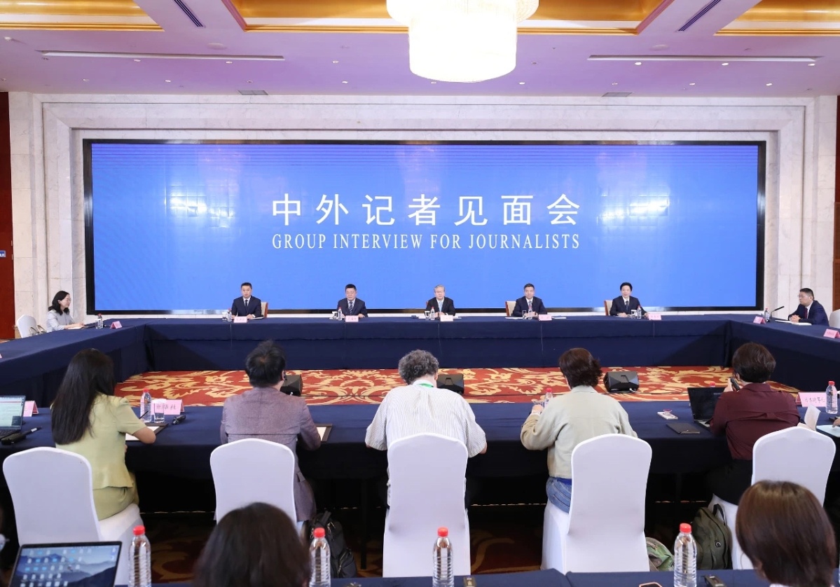 國(guó)新辦在杭舉辦中外記者見面會(huì) 聚焦浙江踐行綠水青山就是金山銀山理念 全面推進(jìn)綠色發(fā)展生態(tài)富民
